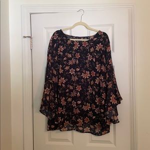 3/4 sleeve flutter sleeve blouse
